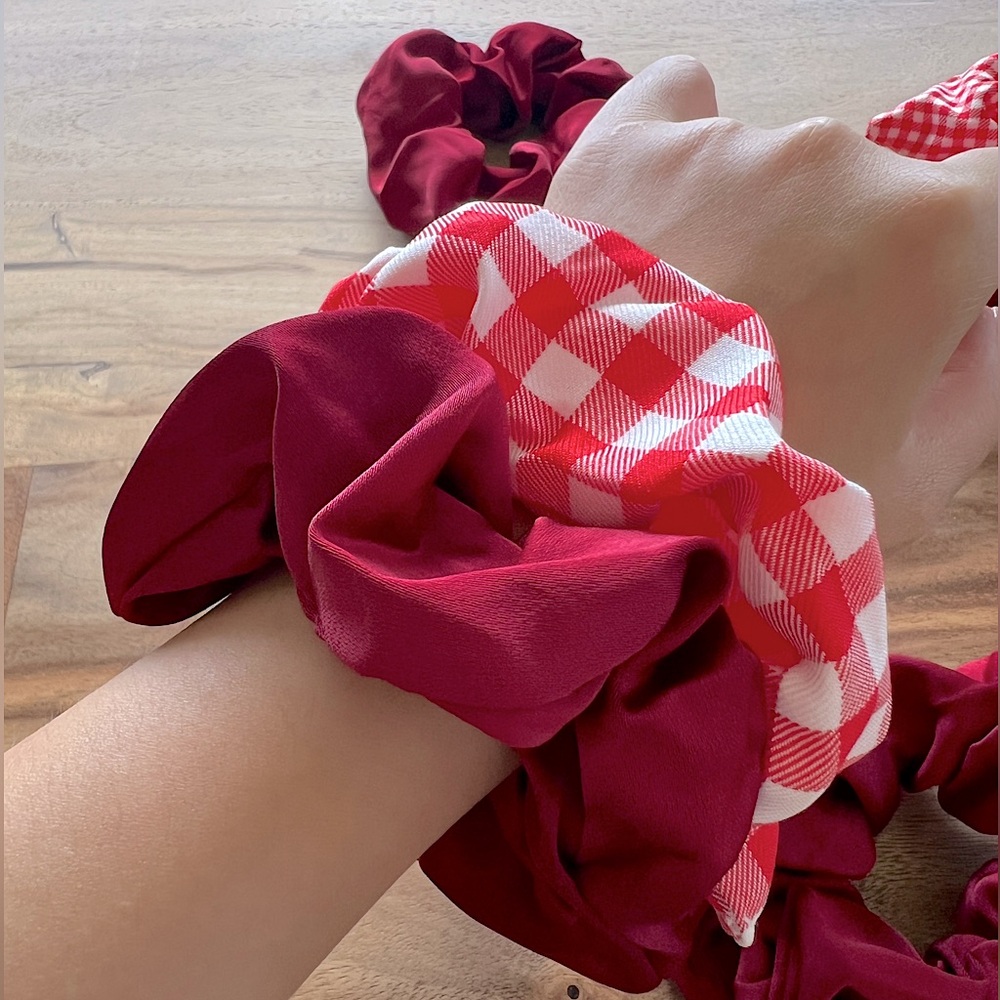 Red and Checkered Scrunchie Set - Picture 5 of 6